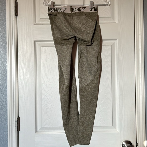 Gymshark leggings sage green size M - Picture 2 of 3